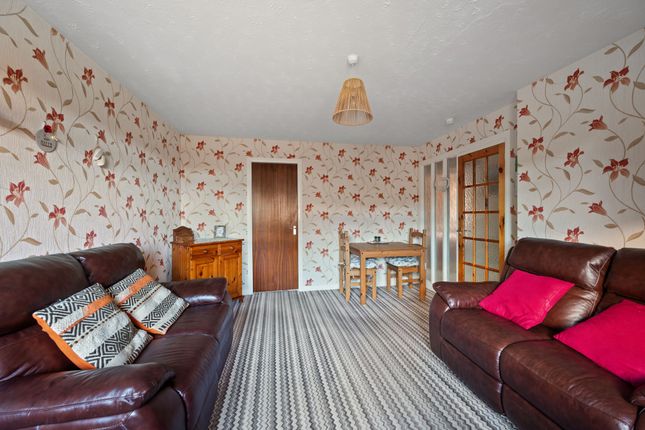 19, Shelley Gardens, Dundee, DD3 photo 3