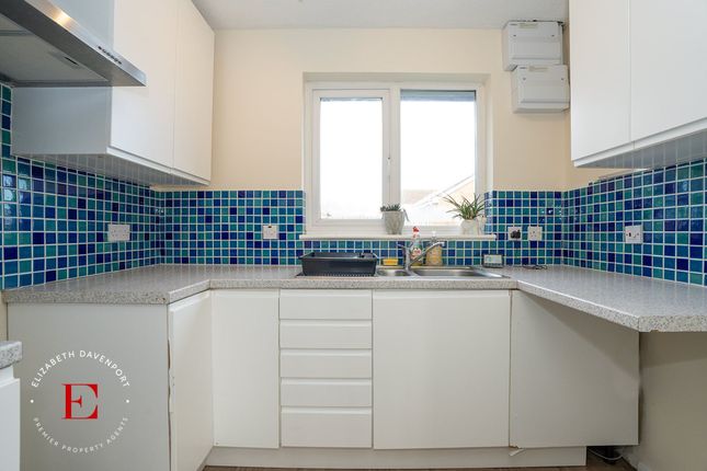 27 Camelot Grove, Kenilworth photo 3