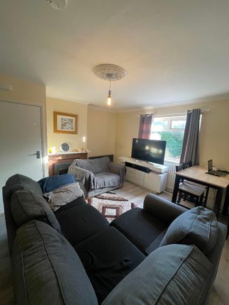 36 Rookwood Mount, Leeds photo 4