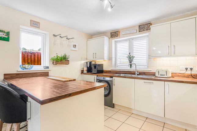 196 Girton Way, Mickleover, Derbyshire photo 3