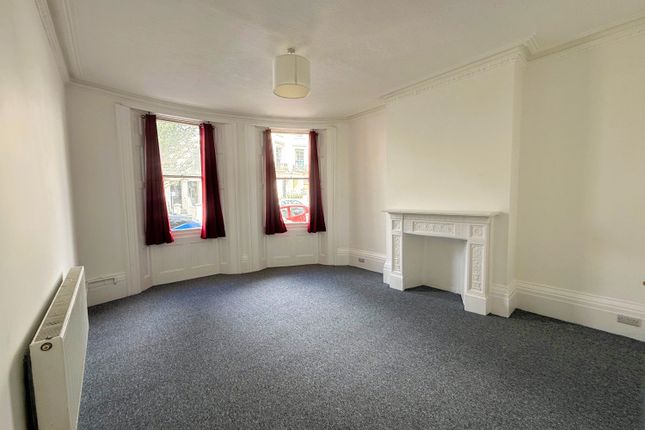 Flat 2, 68, Lansdowne Place, Hove photo 2