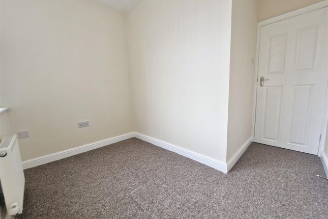 1A, Stockbridge Avenue, Bentley, Doncaster photo 4