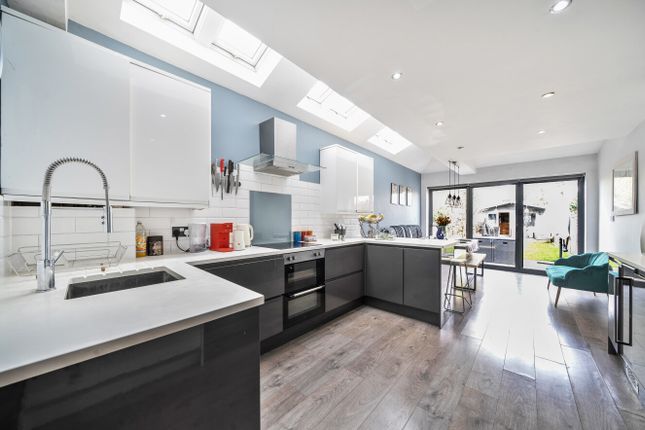 8, Sunbury Lane, Surrey photo 2