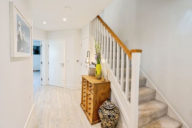 12, The Boulevard, West Sussex photo 4