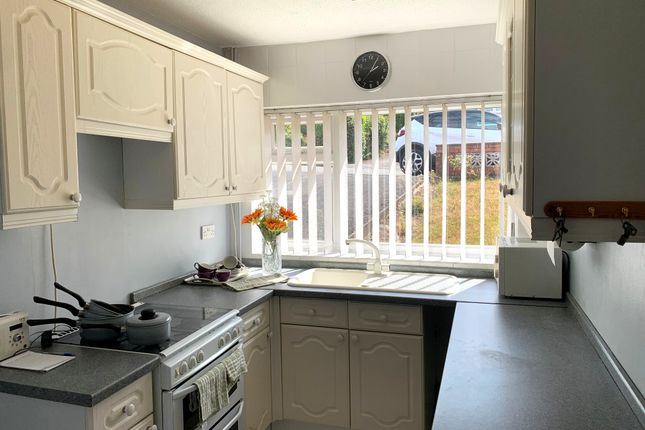 5, Tollgate Close, Stoke-on-Trent photo 4