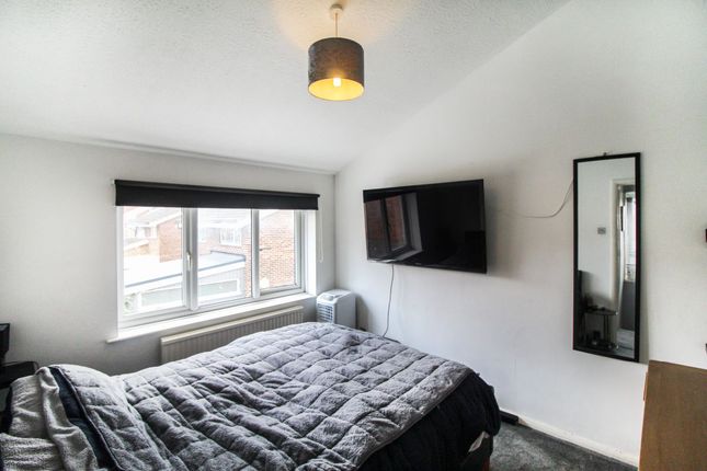 3 Ringwood Close, Bedford photo 5