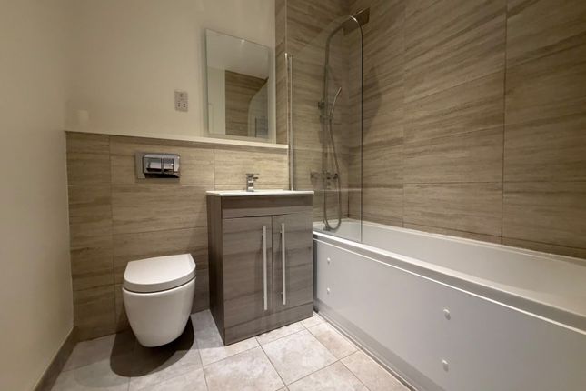 45 Missenden House Chalfont Park, Gerrards Cross photo 3