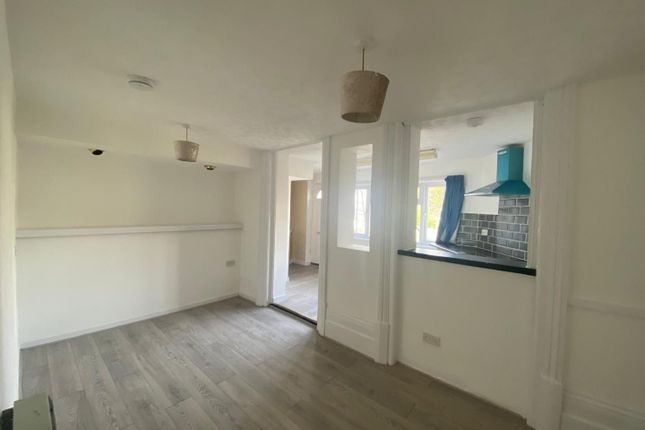 Flat to rent in London Road, Hilsea, Portsmouth