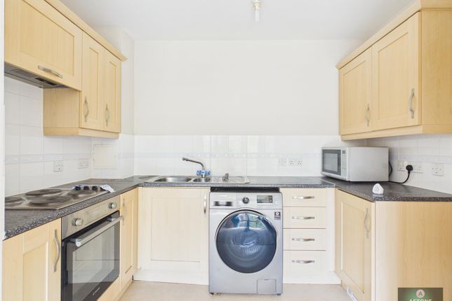 Flat 129, Nokes Court, Commonwealth Drive, Crawley photo 2