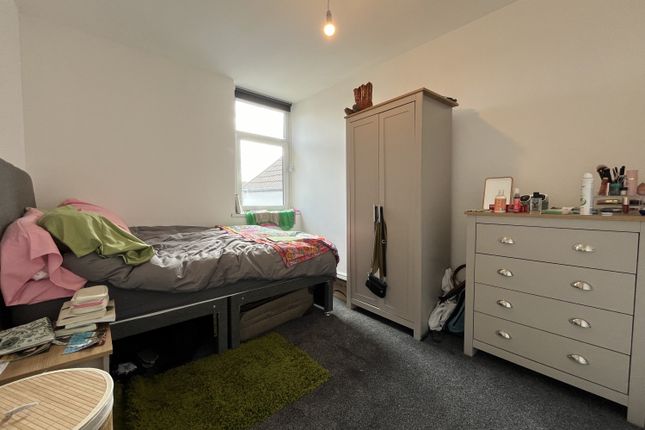 68, Dogfield Street, Cardiff photo 4