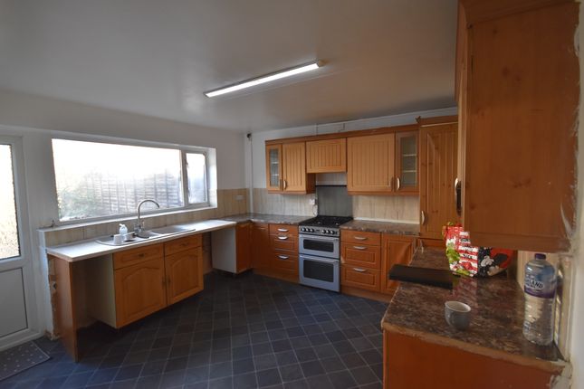 1, Bassett Croft, Birmingham photo 4