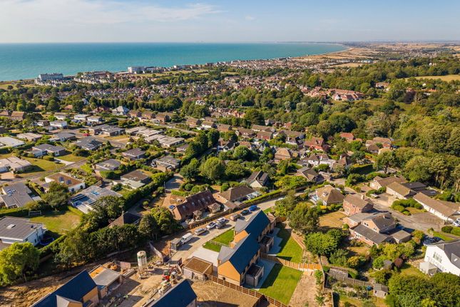 Corralina, Blackhouse Rise, Hythe photo 2