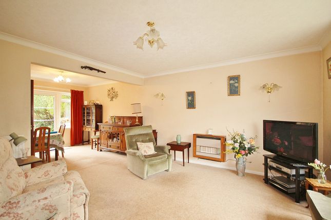73, Marlborough Crescent, Long Hanborough photo 2