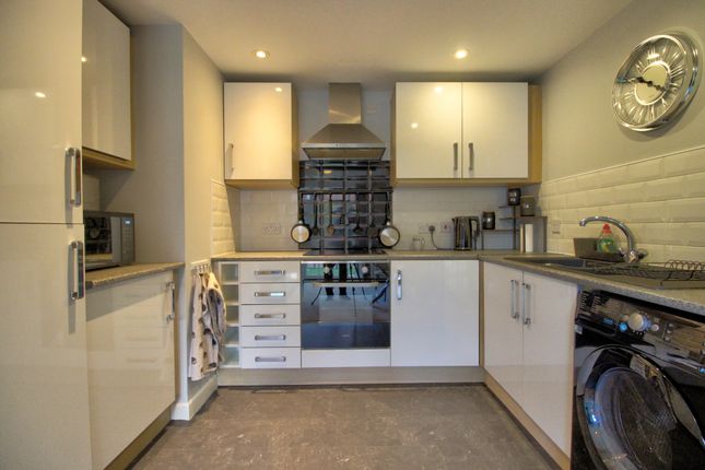 Flat 5, Rivendell Court, Corporation Road, Newport photo 4