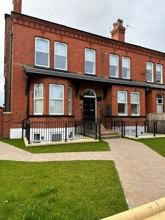 Front Victoria 1.Jpg