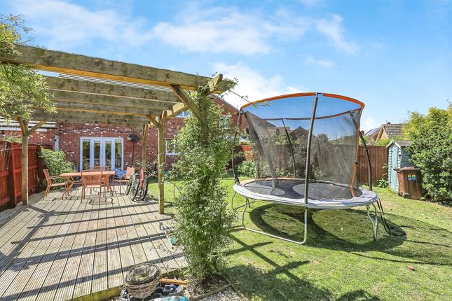 50, Roeburn Way, Spalding photo 2