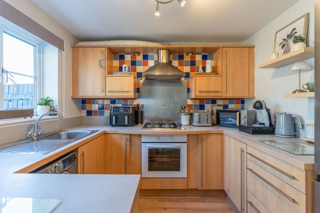 10 Hollyhock Close, Newport photo 2
