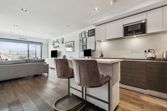 Flat 23 Macaulay Walk, 29, Macaulay Road, London photo 3