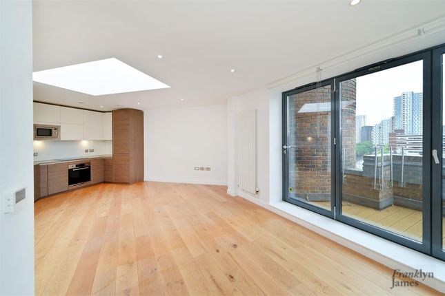 Flat to rent in Riverdale House, 68 Molesworth Street
