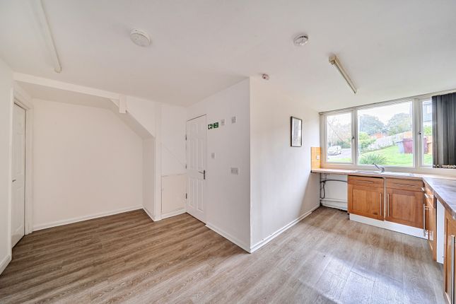 38, Barnsdale Road, Berkshire photo 2