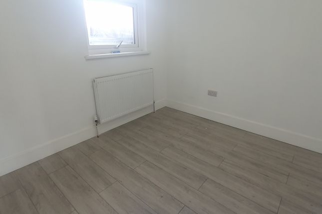 55b, St Georges Road, London photo 4