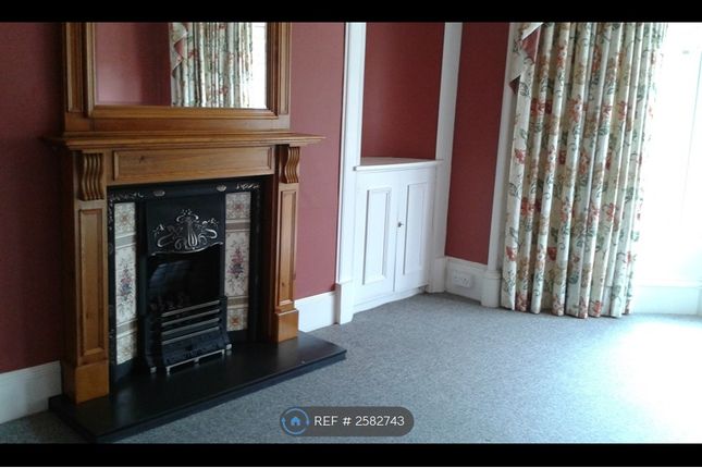 Livingroom With Bay Window