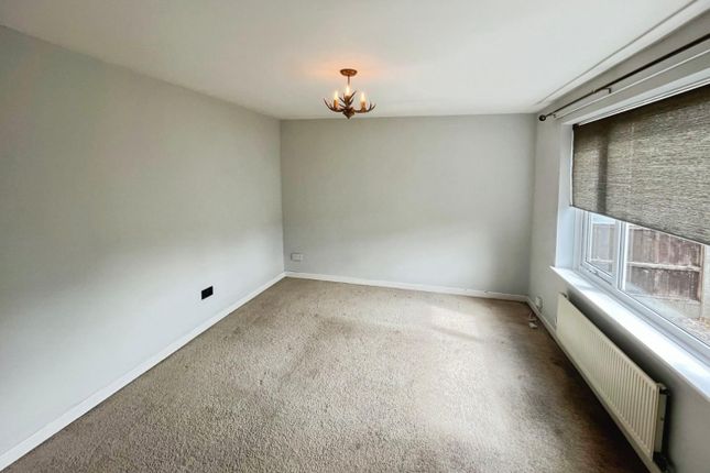 32, Davies Drive, Uttoxeter photo 4
