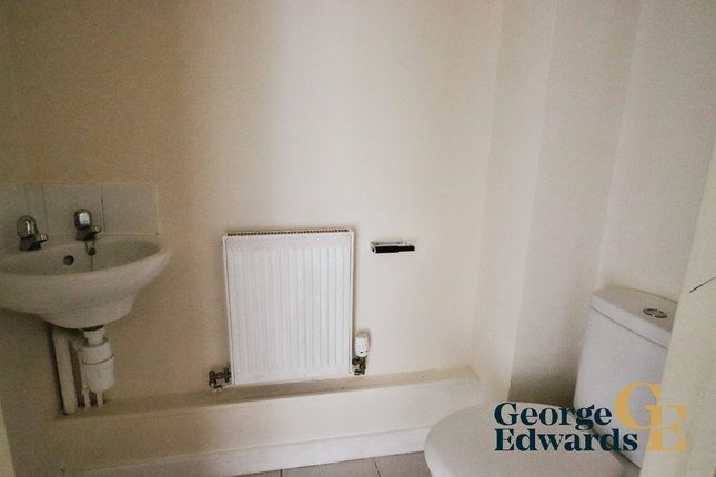 14 Holly Court, Holly Road, SWADLINCOTE photo 4