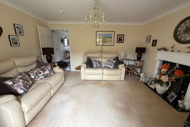 8, Foxglove Avenue, Northamptonshire photo 3