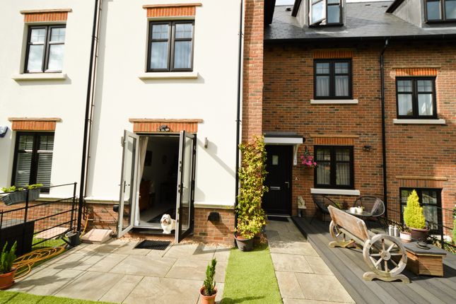 Thumbnail Maisonette for sale in Connaught House, 12 London Road, Bagshot