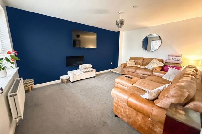98 Maes Y Rhedyn, Bridgend photo 2