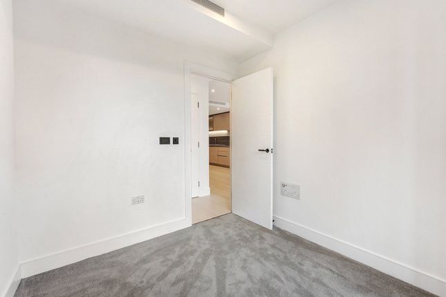 Flat for sale in Salisbury House, Prince Of Wales Drive