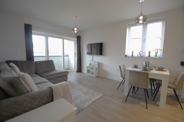 Flat for sale in Marina Walk, Rowhedge, Colchester, Essex