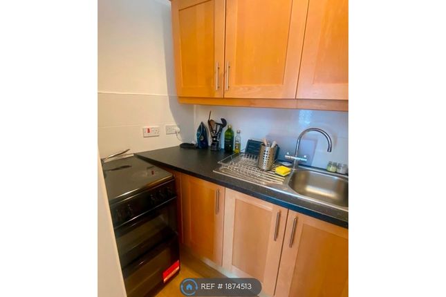 Flat, Marine Crescent, Seaton photo 5