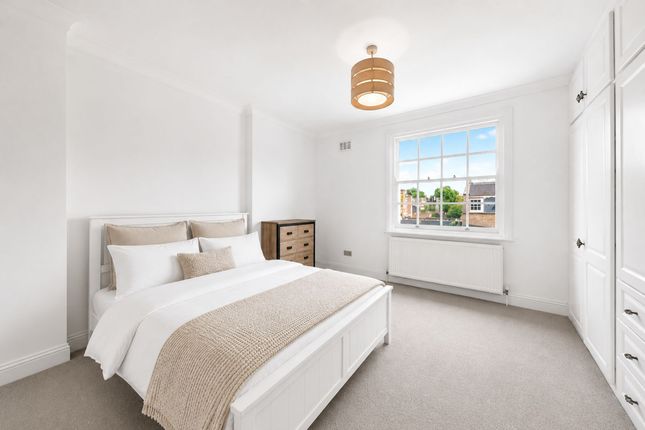 Flat 3 4-5 Roman Way, London, London photo 4