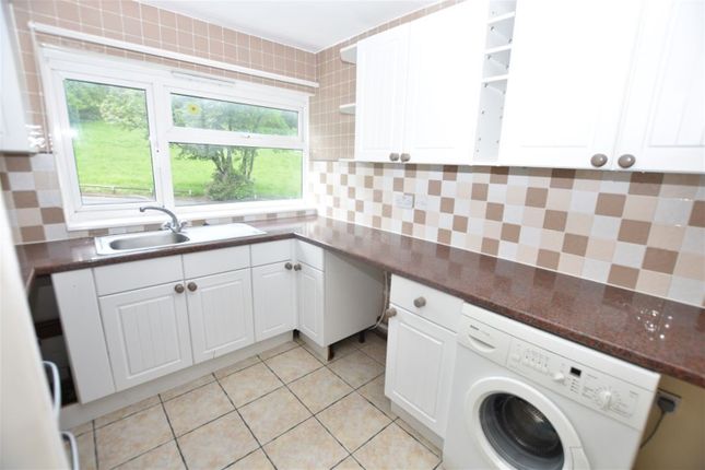 Flat to rent in Wyndmill Crescent, West Bromwich