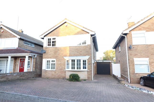 4 Bedroom Detached House To Rent
