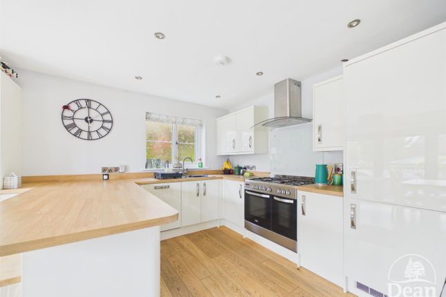 3a, Grove Road, Lydney photo 3