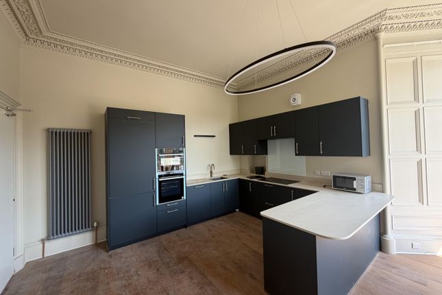 125/2 Warrender Park Road, Edinburgh photo 2