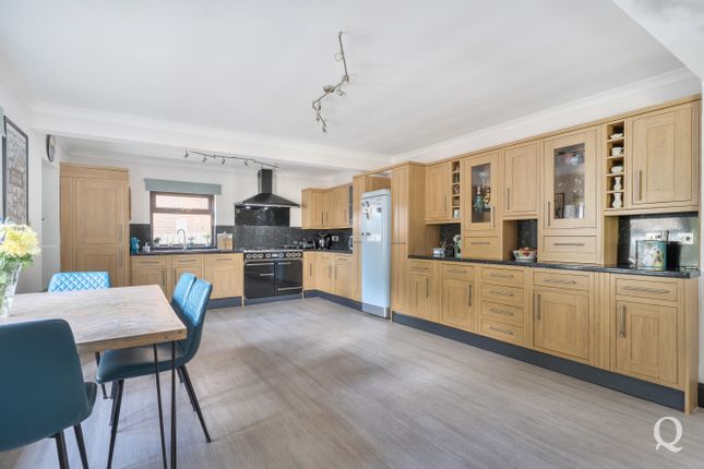 53, Seathorpe Avenue, Sheerness photo 3