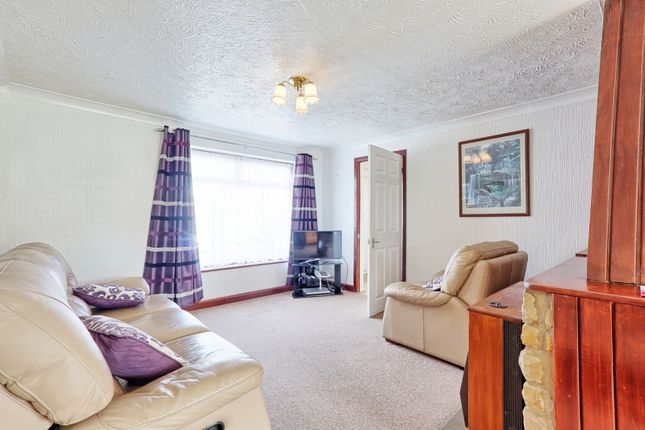 81, Ardleigh, Basildon photo 4