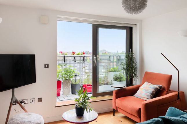 Apt 75, Galleria Court Sumner Road, London photo 3