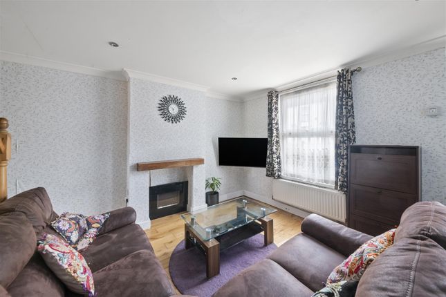 21, Orchard Road, Hounslow photo 3