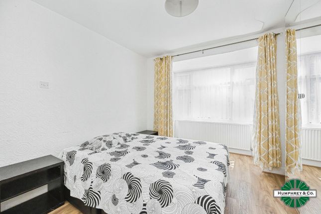 47 Frinton Road, Frinton Road, London photo 4