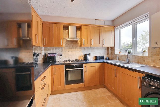 16 Augustus Way, (4 Bed and Garage), Lydney photo 4