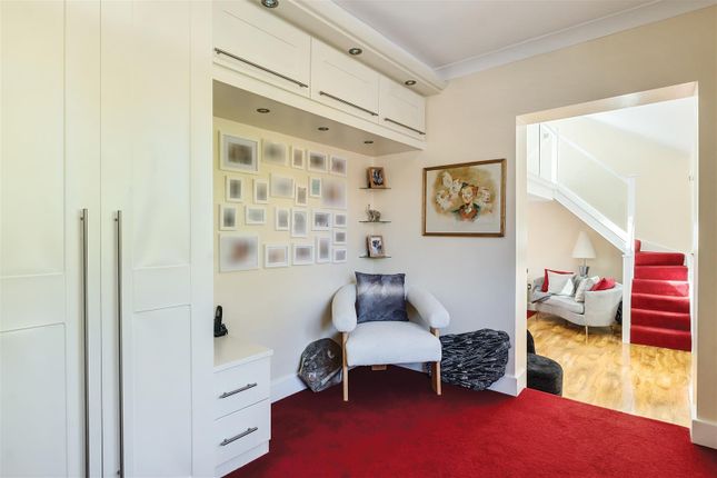 Bedroom 1 (Main).Jpg