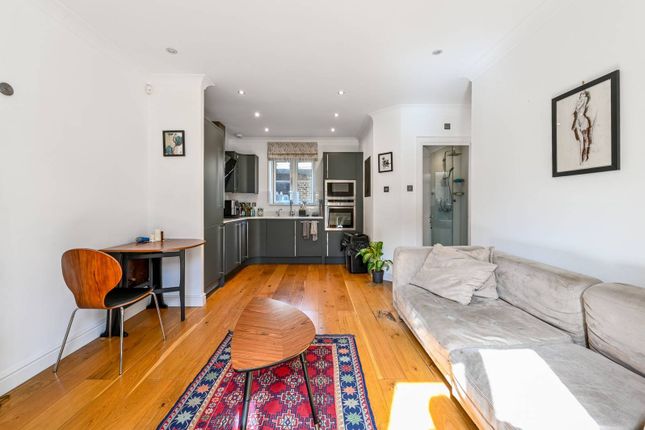 Flat for sale in Moore Court, Islington, London