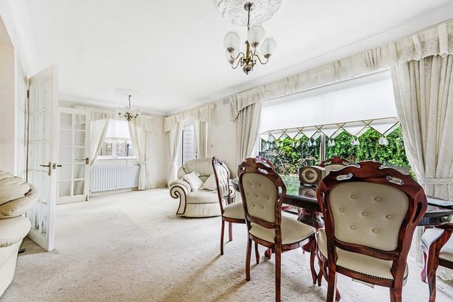 5, Valley Side, Chingford photo 4