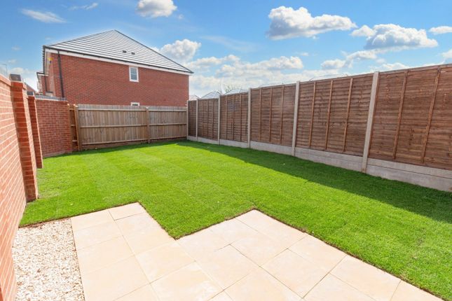 81, Dawes Way, Cannock photo 2