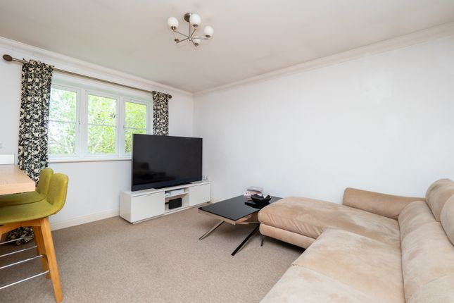 Flat to rent in Tegan Close, Sutton, Surrey